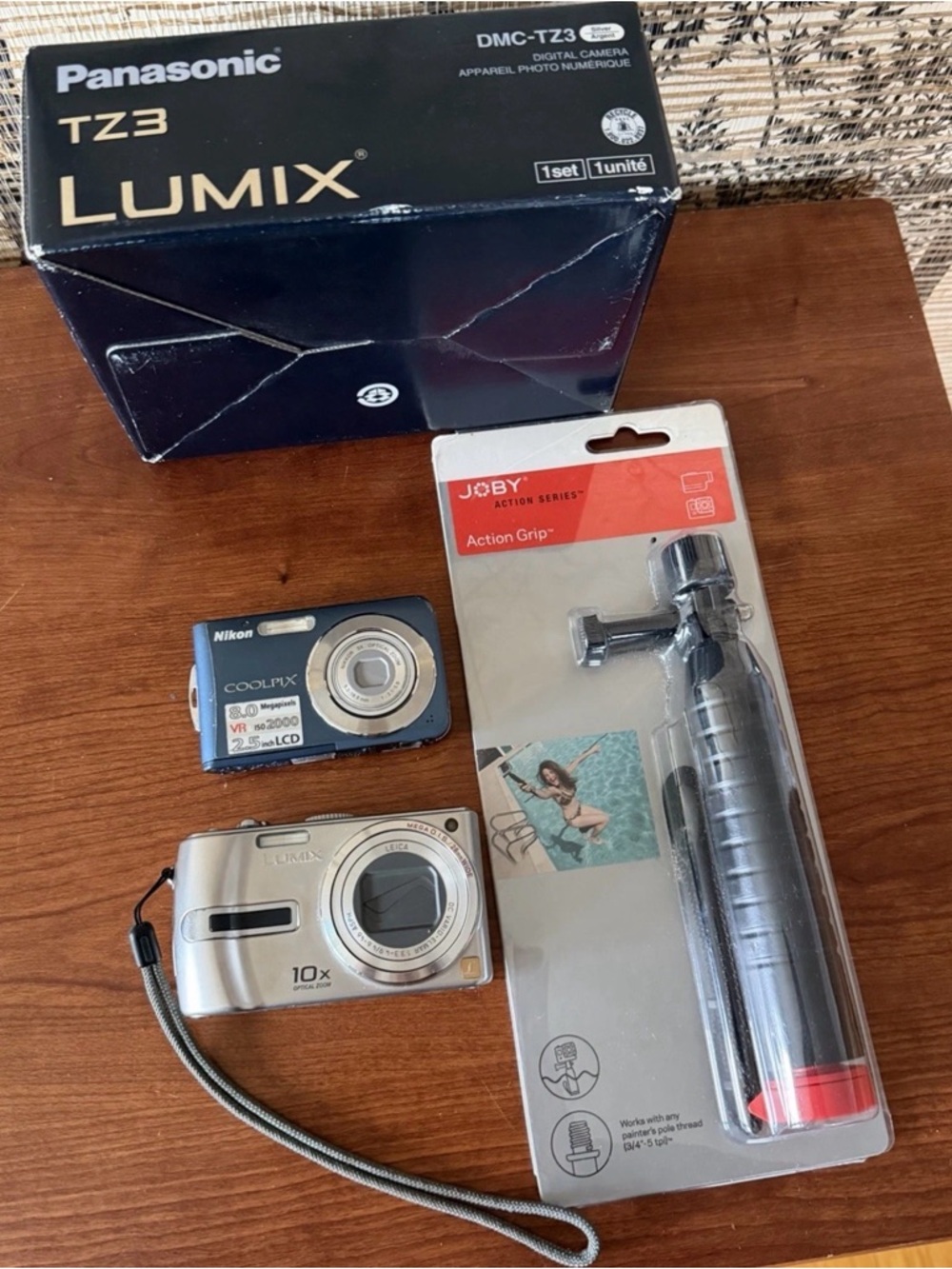 Nikon COOLPIX S210 & Panasonic LUMIX TZ3 Digital Camera - For Parts or Repair!